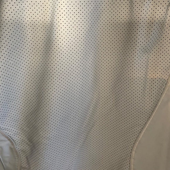 Lululemon Reflective Running Jacket - Size 6 - Picture 7 of 10